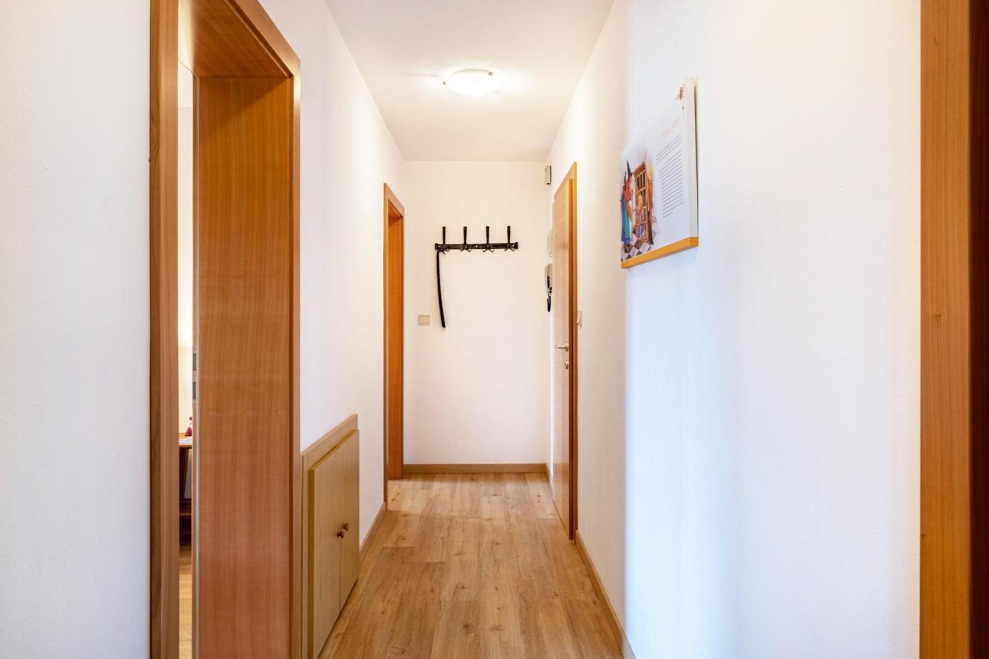 Haensel Und Gretel Schlosshof Umes Exterior foto
