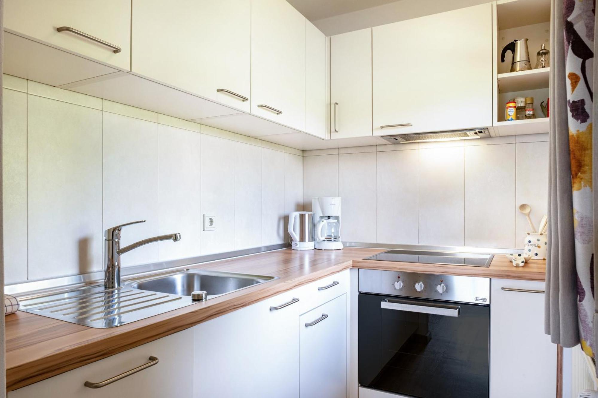 Haensel Und Gretel Schlosshof Umes Exterior foto