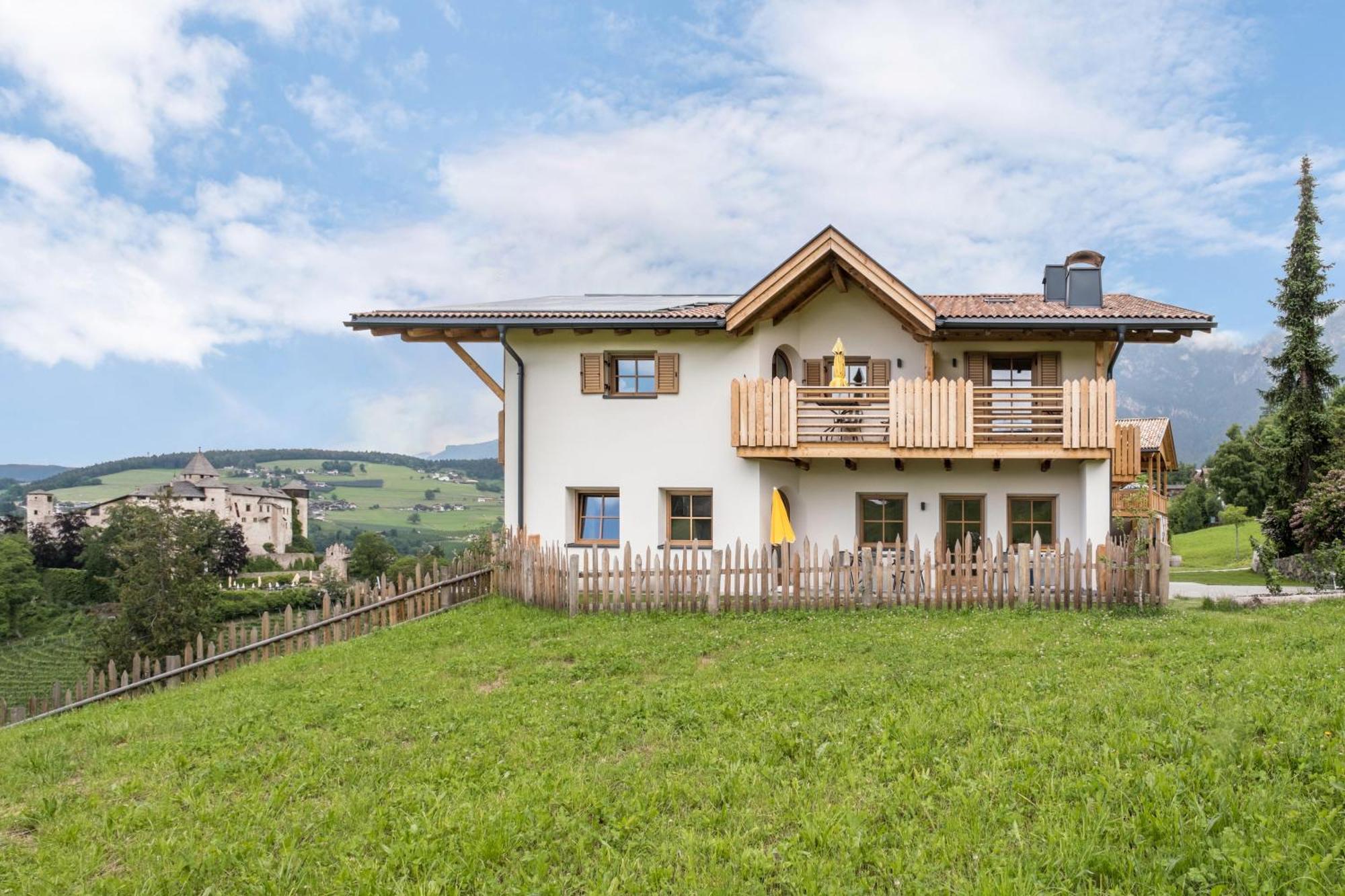 Haensel Und Gretel Schlosshof Umes Exterior foto